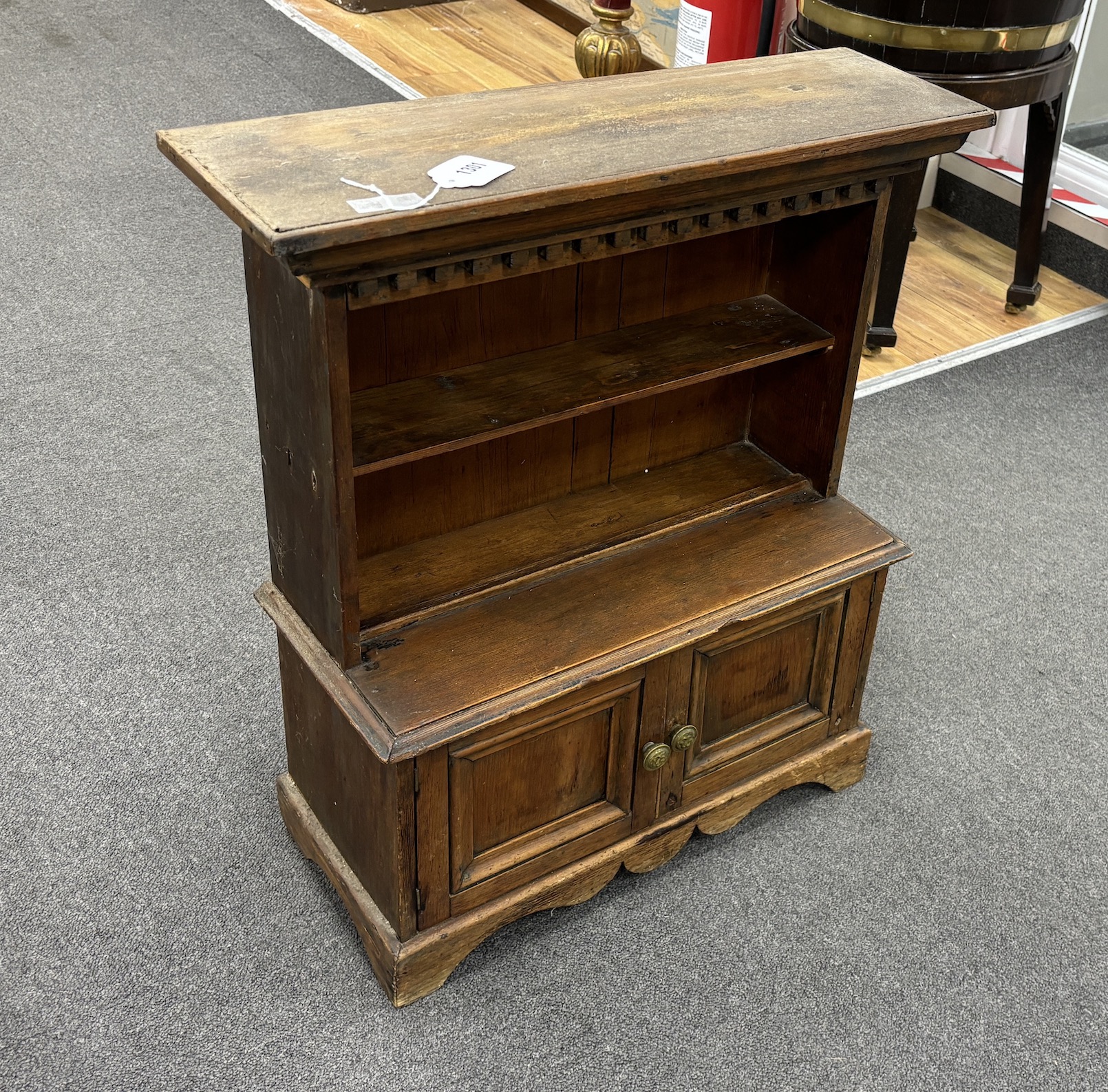 A French beech miniature dresser, circa 1900, width 56cm, height 62cm